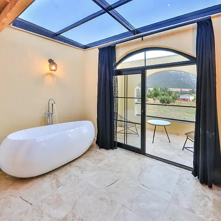 Renee - Kalkan